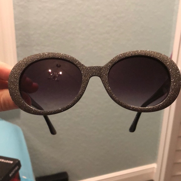 CLOUT GOGGLES 😎 - Picture 11 of 14